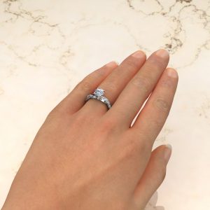 R021 White Gold Twist Round Cut Engagement Ring (2)